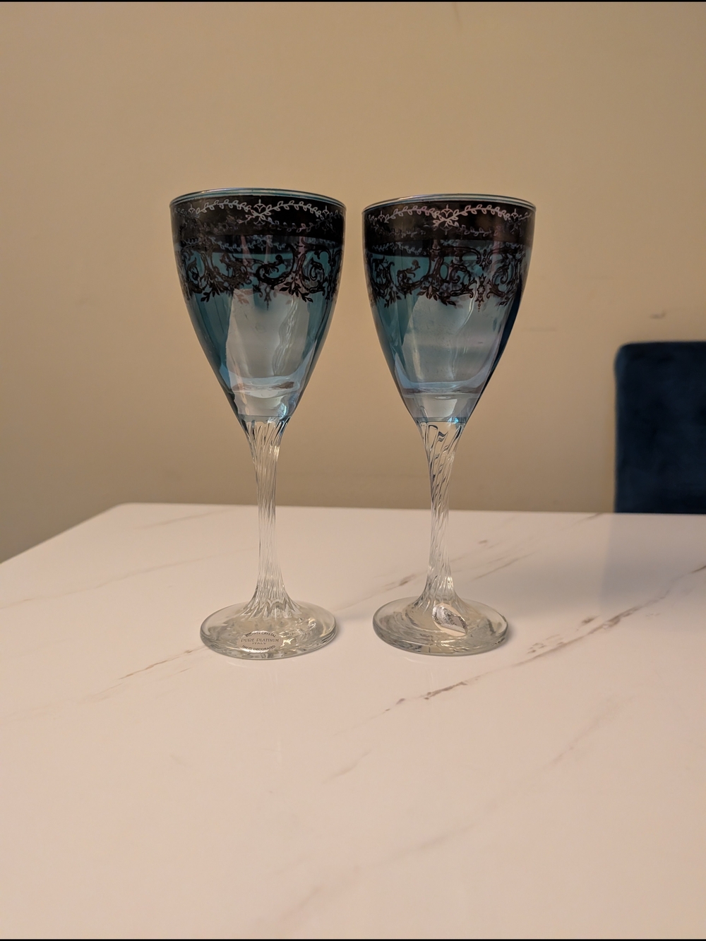 Italian Crystal Wine Glasses Pure Platinum Hand Decorated Gold Filigree Set of 2